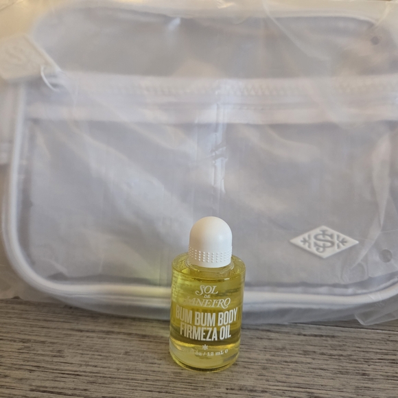Sol de Janeiro Bum Bum Body Oil Travel Size And A Bag As A Gift. - Picture 4 of 6